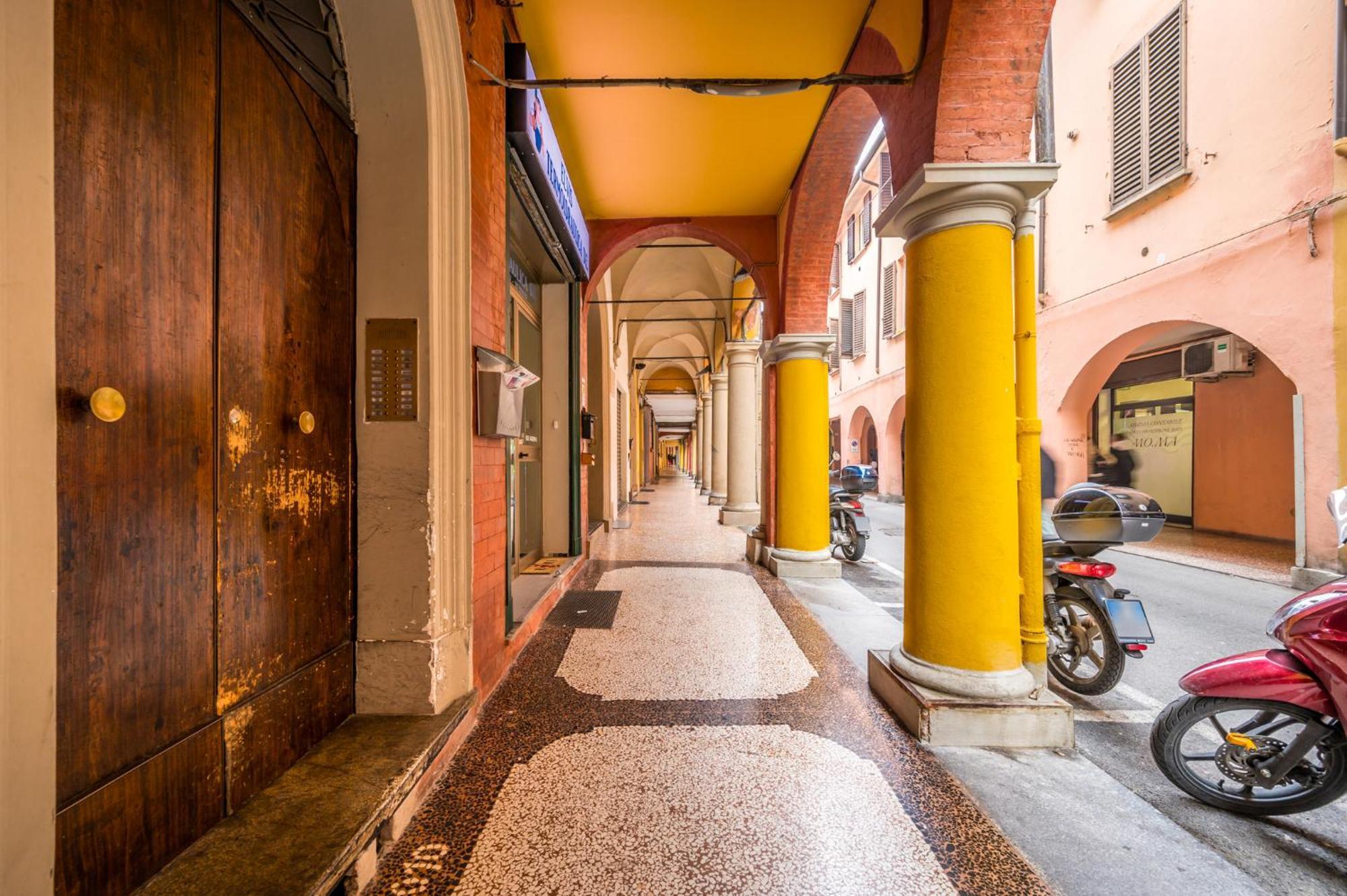 Broccaindosso Wood Apartments 5* Bologna Luaran gambar